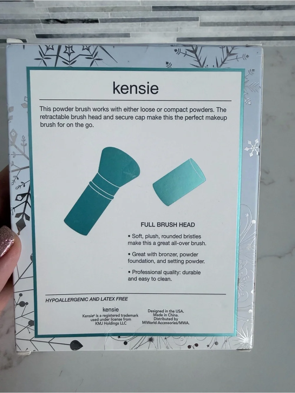 kensie Metallic Teal Retractable Powder Brush with Two-Tone Bristles